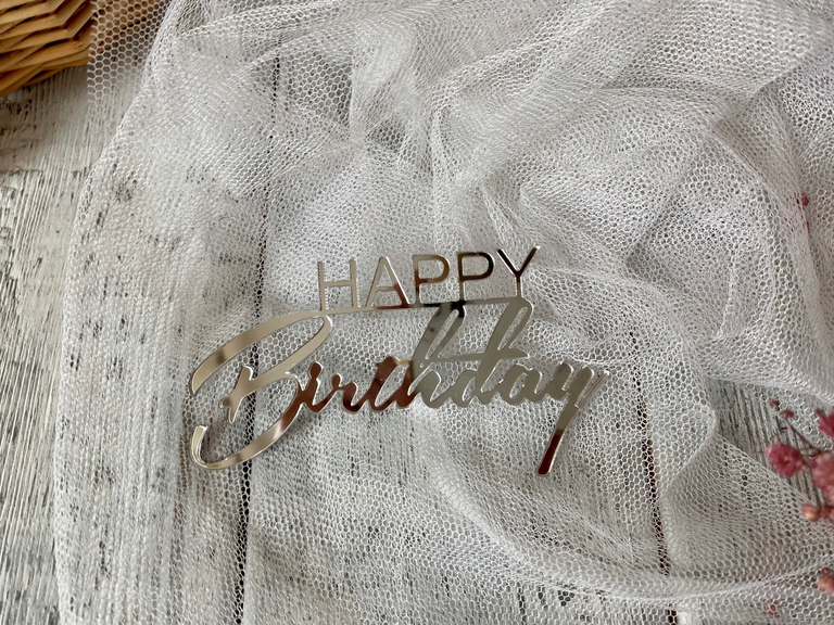 Topper na bok tortu Happy Birthday plexi srebne (2)